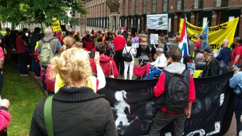 Demonstratie bij provinciehuis