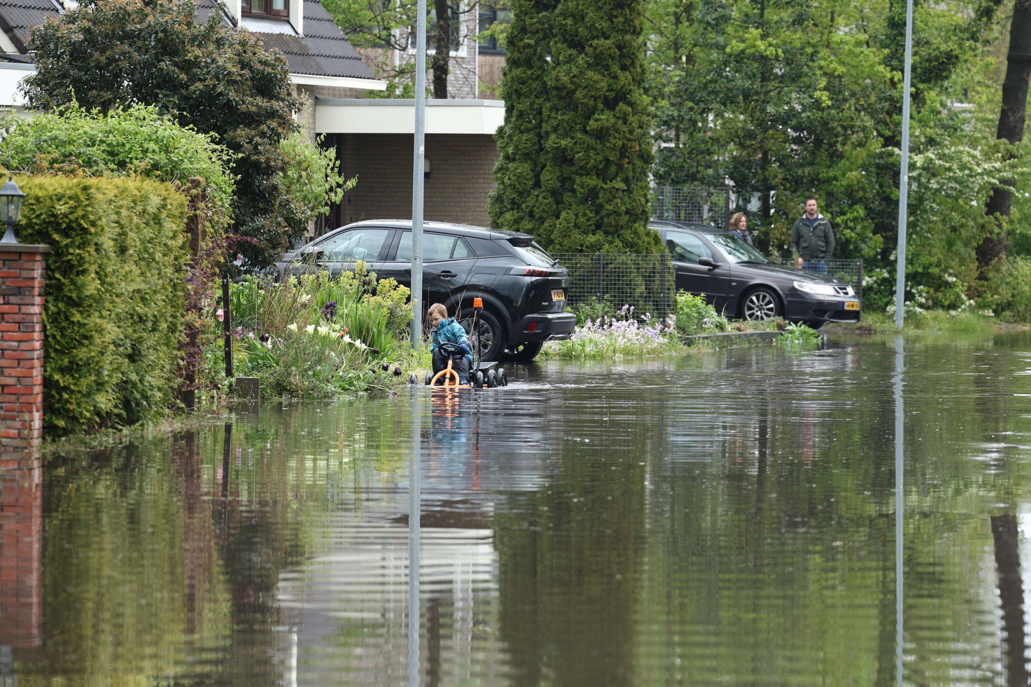 Wolkbreuk Zorgt Voor Wateroverlast In Haren: “Straten Staan Helemaal ...