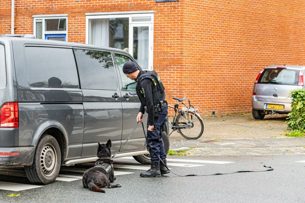 Politie Op Zoek Naar Voortvluchtige Man Vanwege Schietpartij In ...